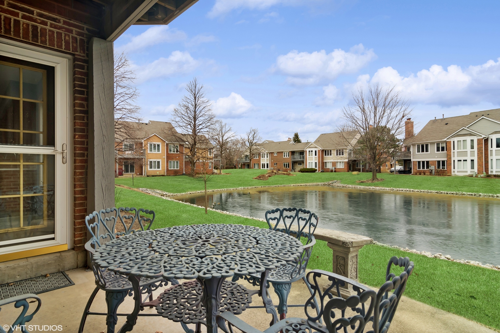1537 N Kendal Court