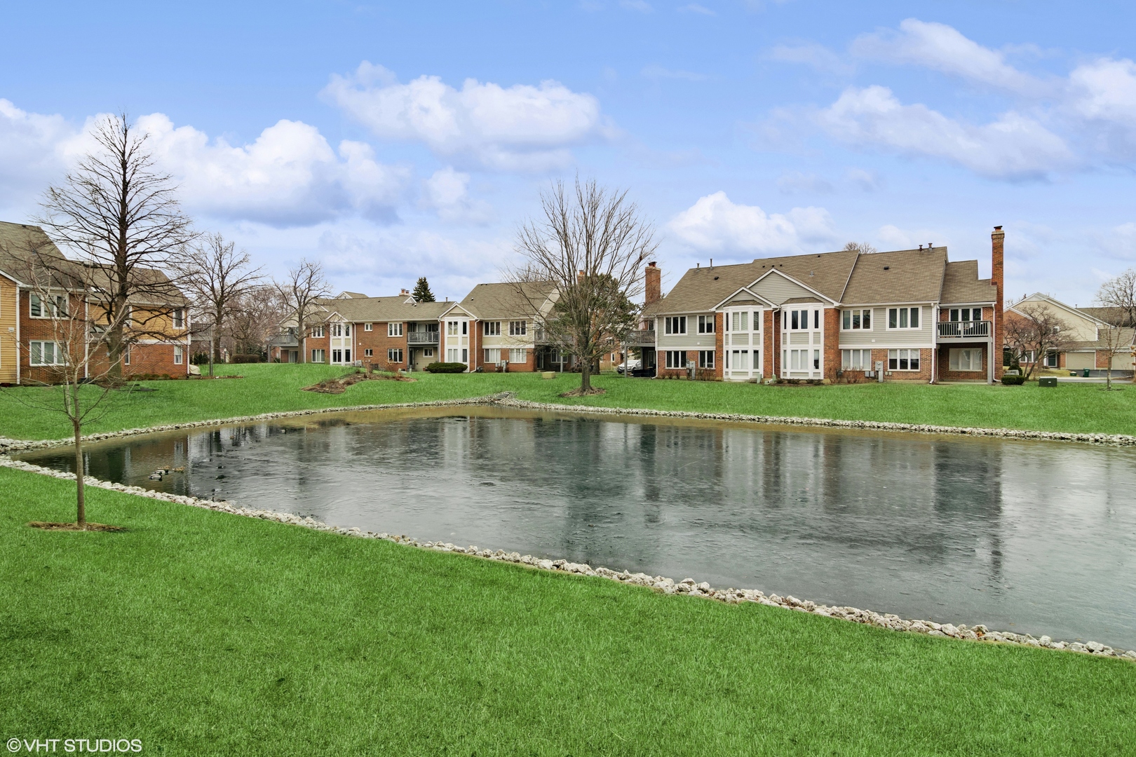 1537 N Kendal Court