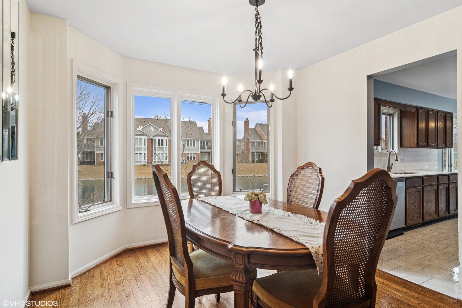 1537 N Kendal Court