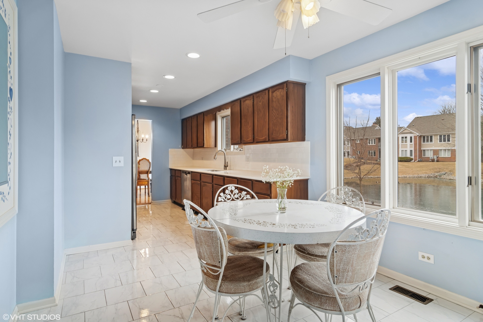 1537 N Kendal Court