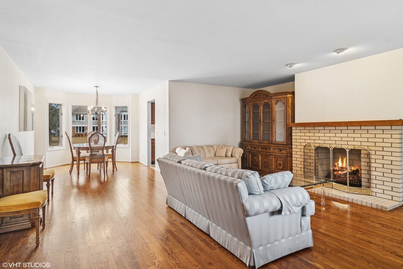 1537 N Kendal Court