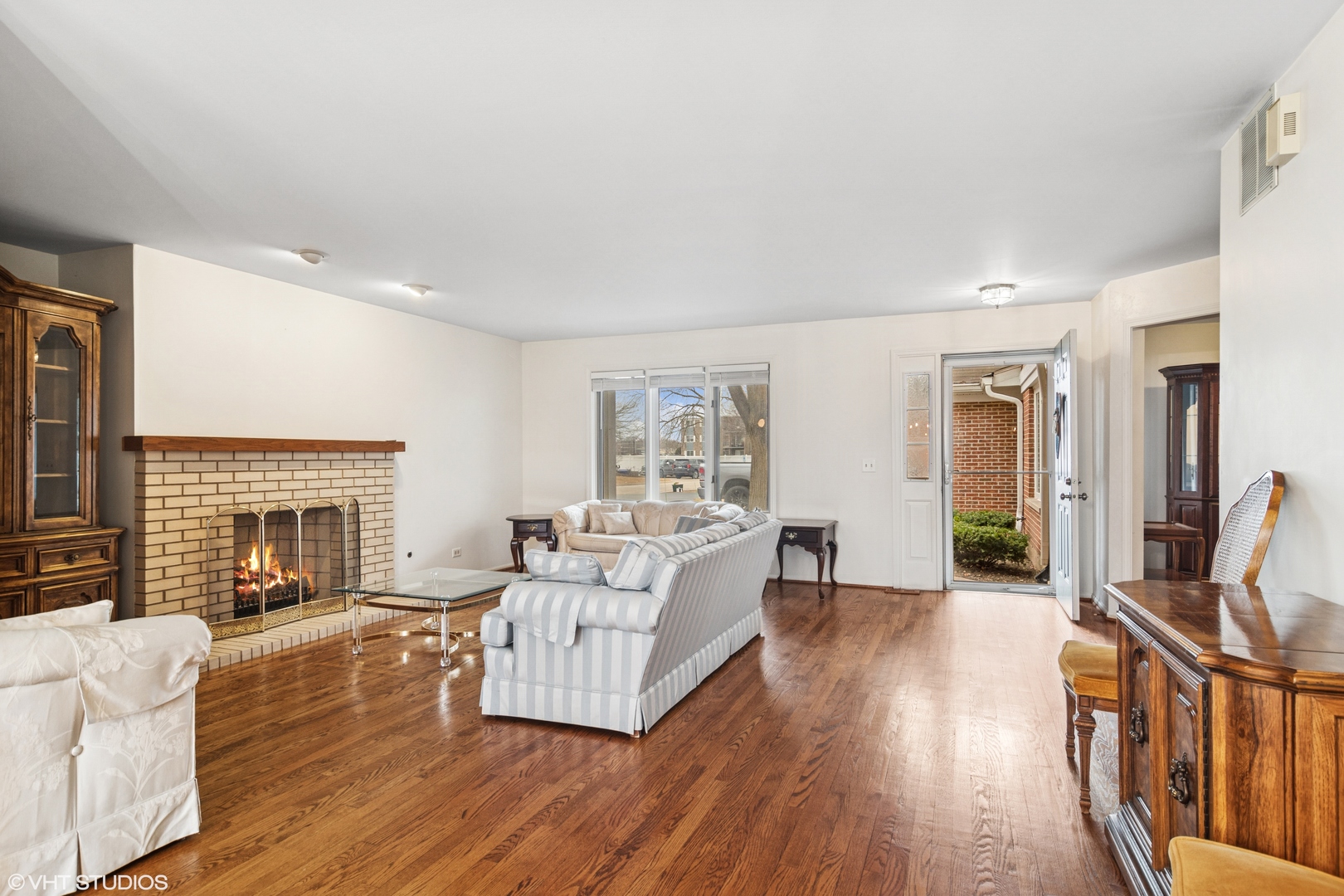 1537 N Kendal Court