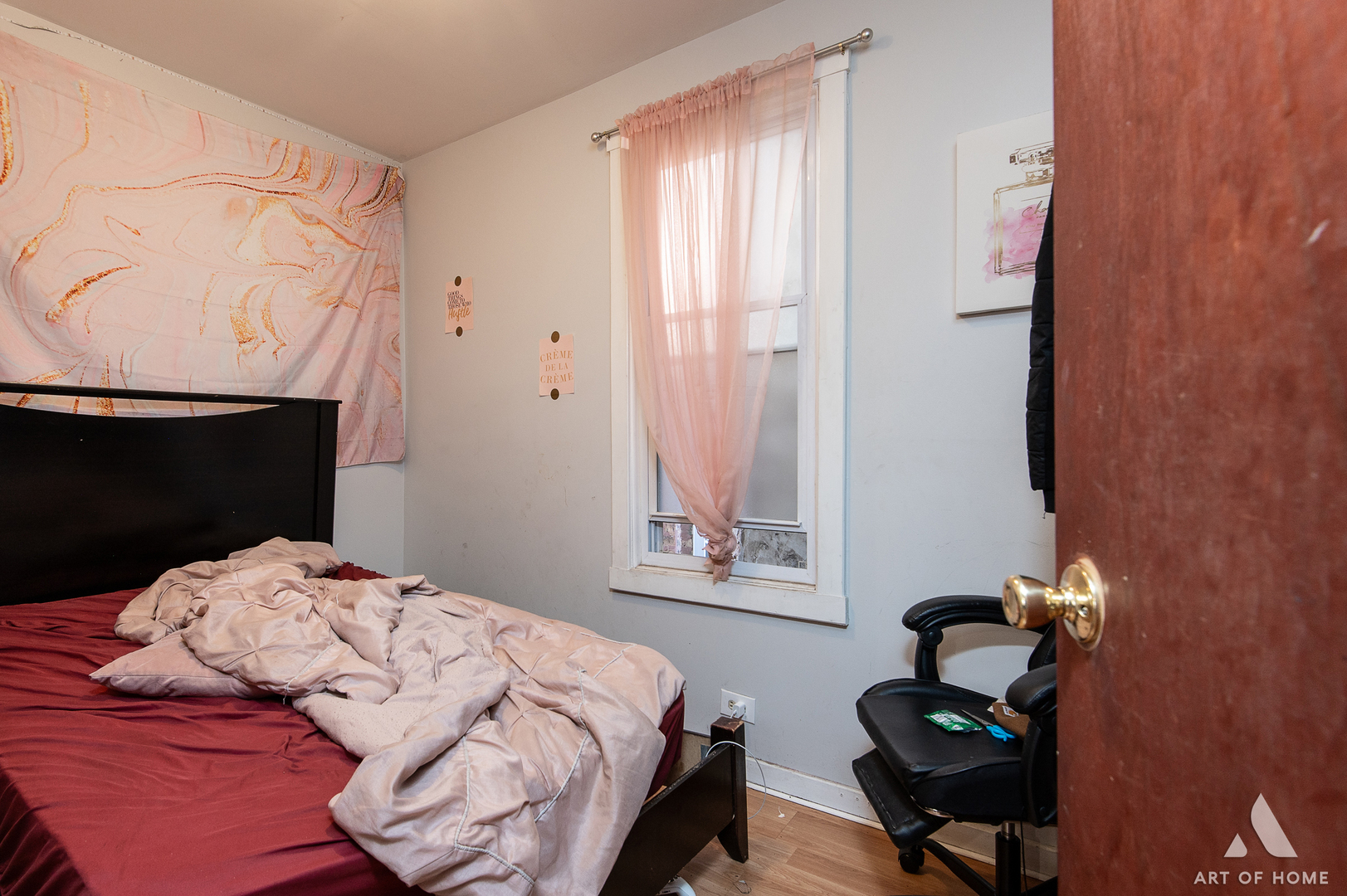 2432 W CARMEN Avenue