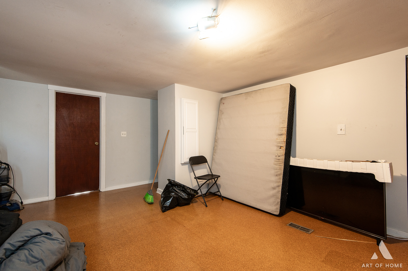 2432 W CARMEN Avenue