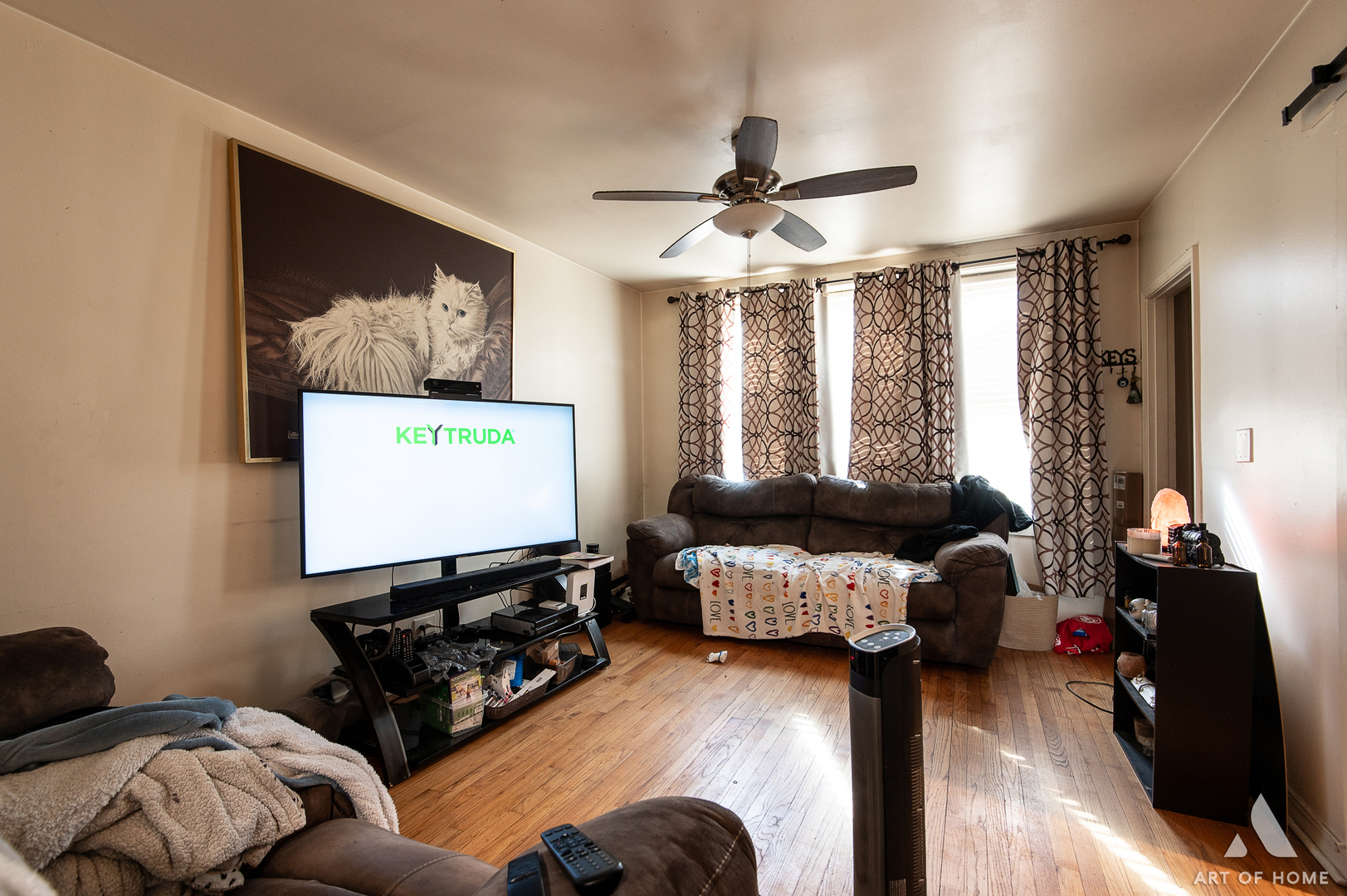 2432 W CARMEN Avenue