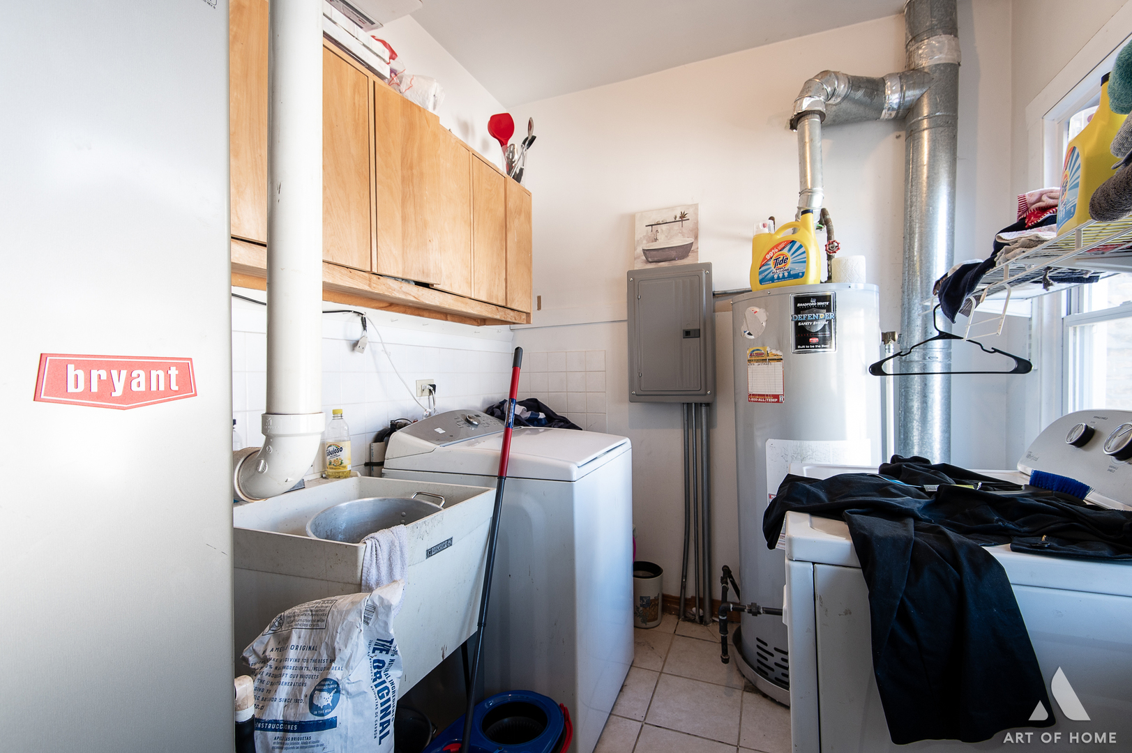 2432 W CARMEN Avenue