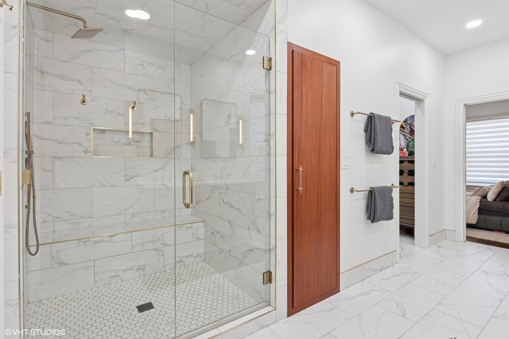 1650 W Rascher Avenue Unit: 1W