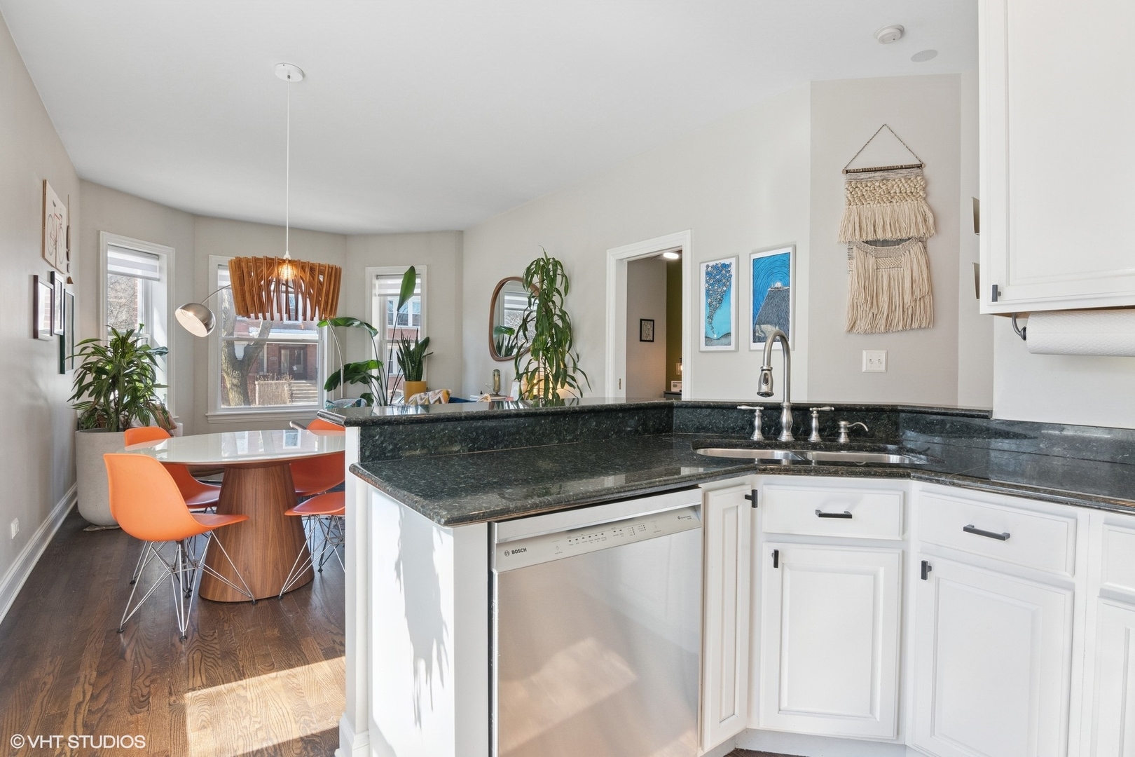 1650 W Rascher Avenue Unit: 1W