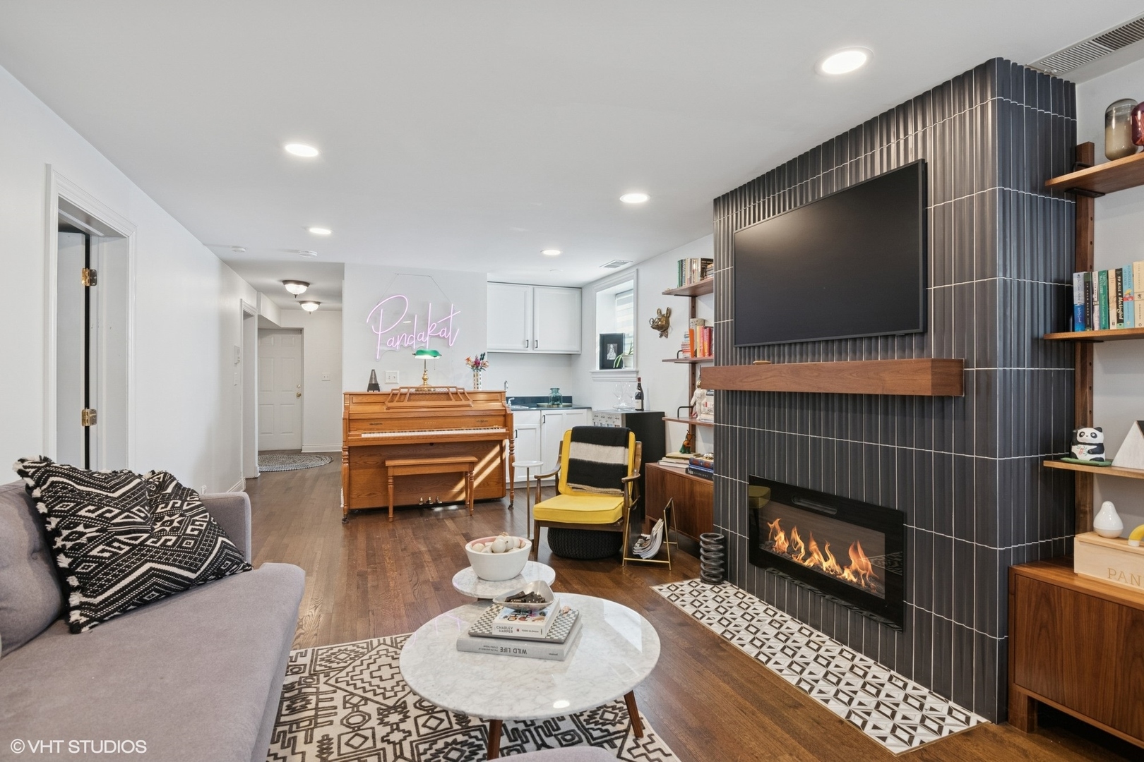 1650 W Rascher Avenue Unit: 1W