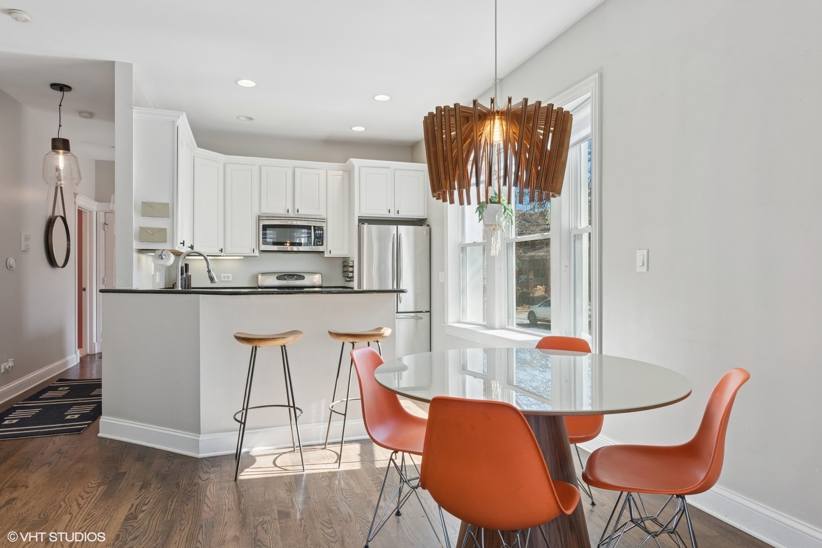 1650 W Rascher Avenue Unit: 1W