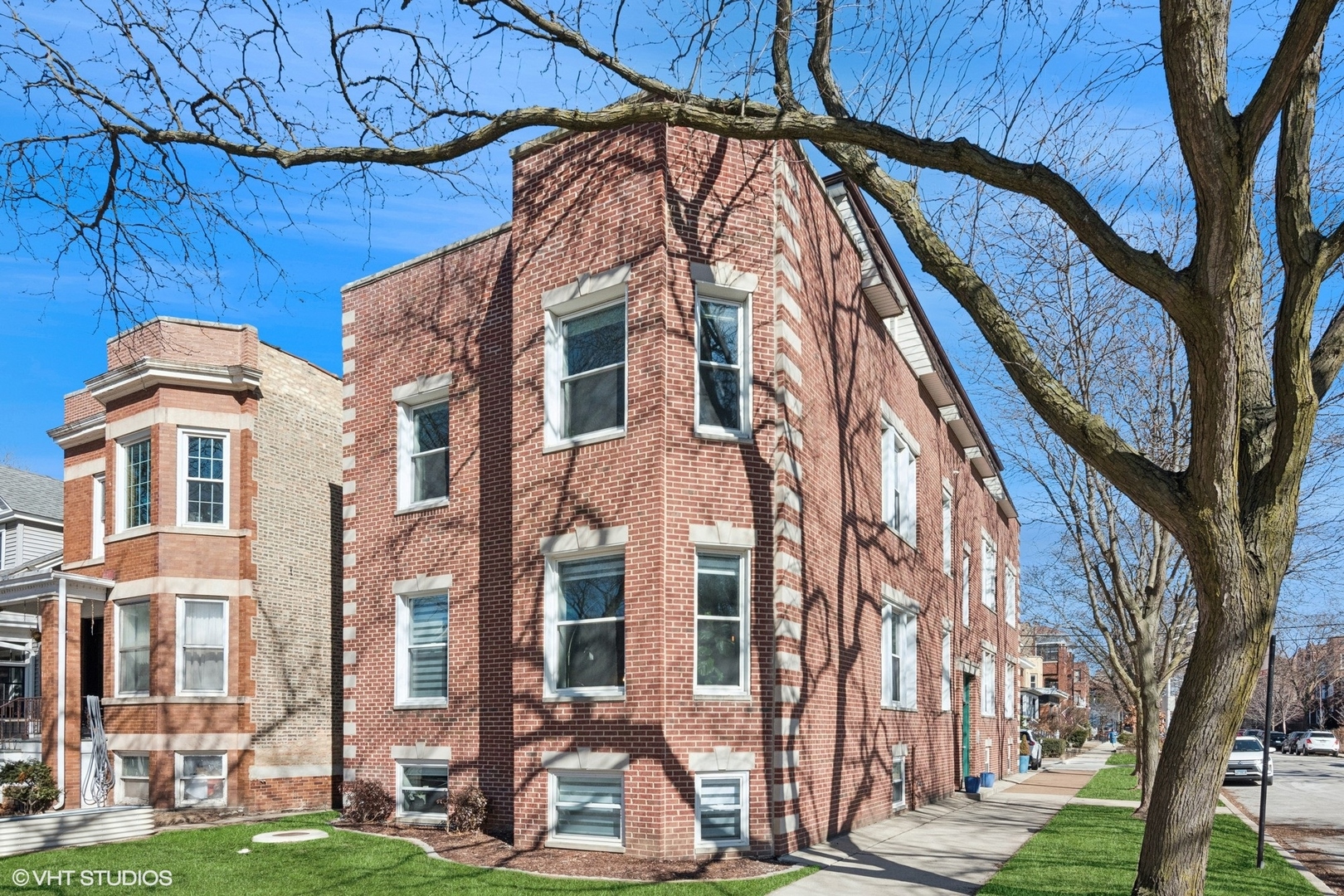 1650 W Rascher Avenue Unit: 1W