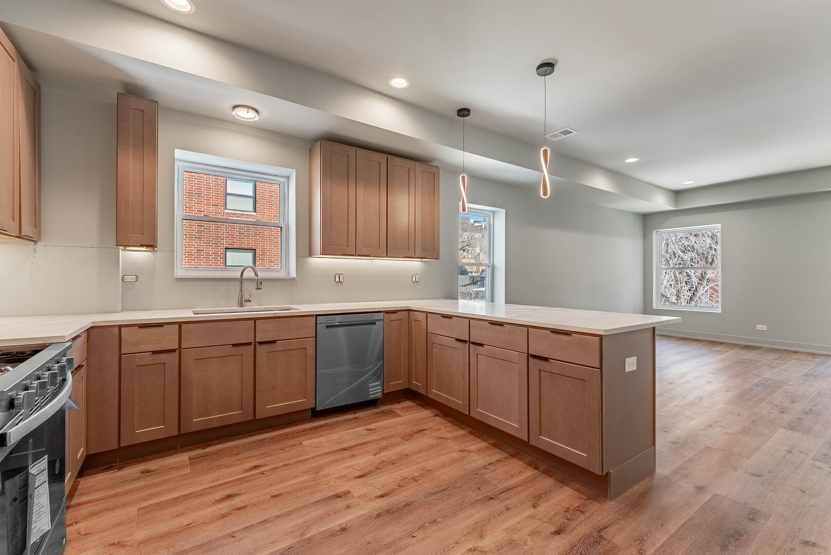 4716 N Winthrop Avenue Unit: 2