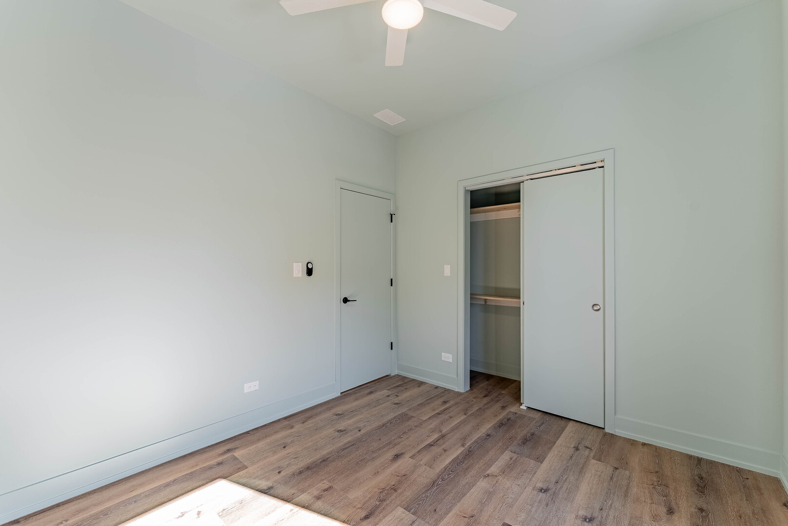 4716 N Winthrop Avenue Unit: 2