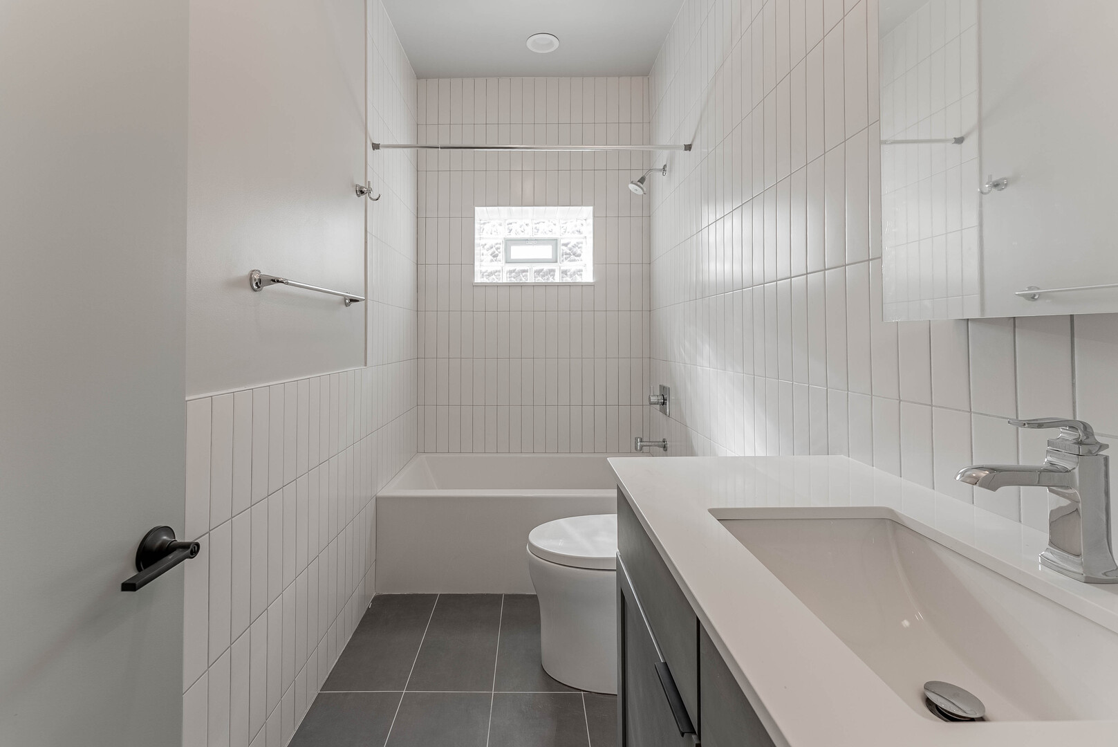 4716 N Winthrop Avenue Unit: 2