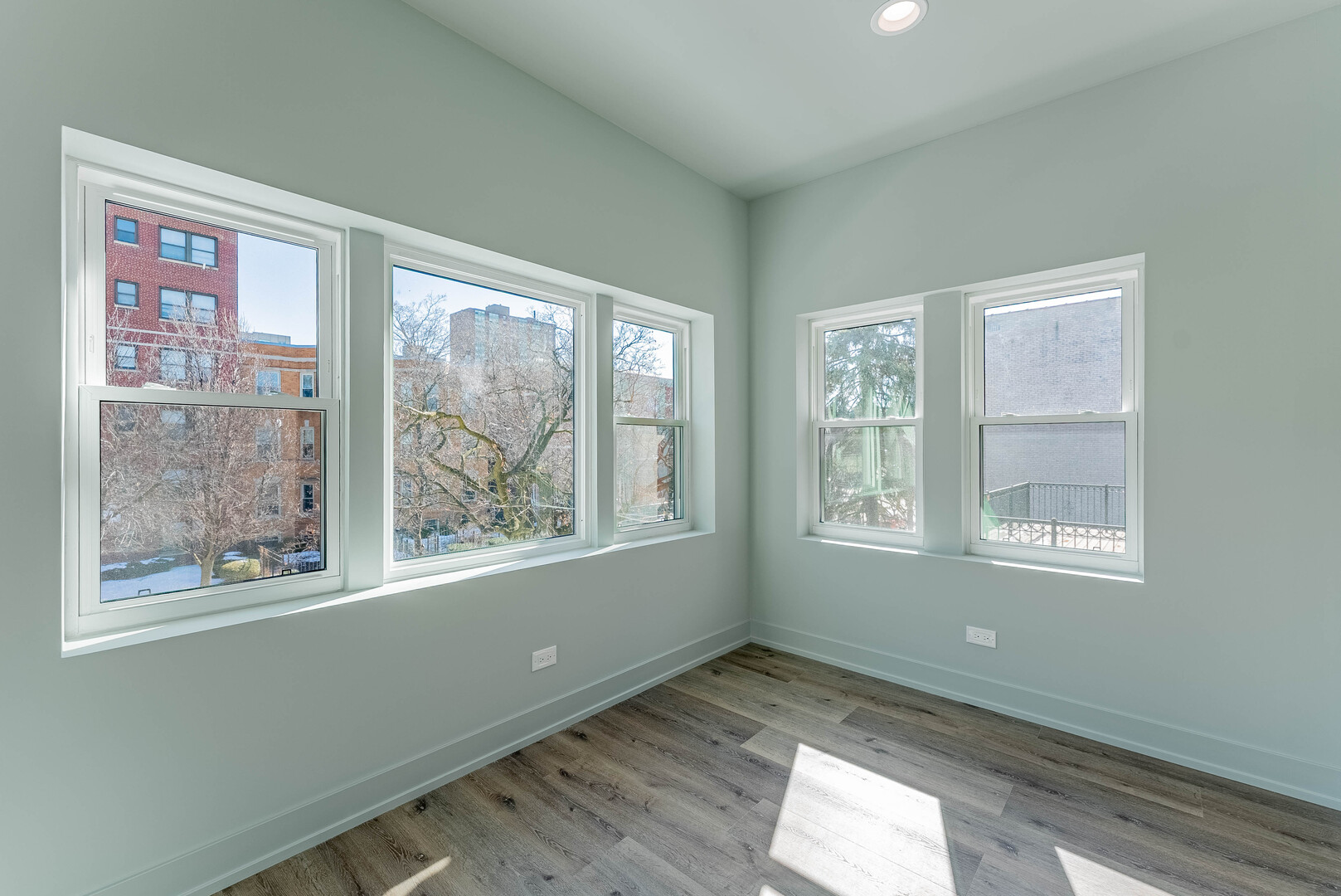 4716 N Winthrop Avenue Unit: 2