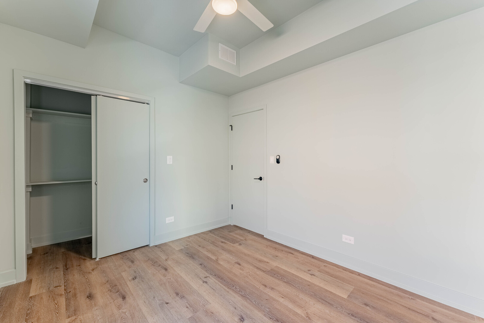 4716 N Winthrop Avenue Unit: 2