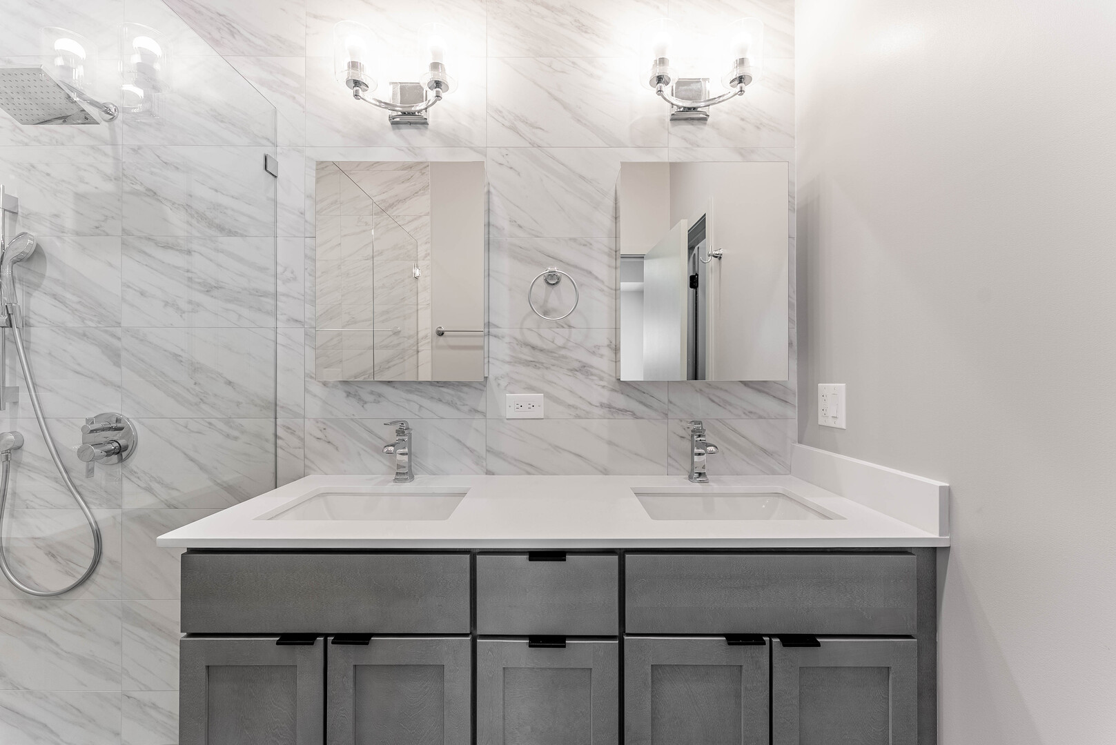 4716 N Winthrop Avenue Unit: 2