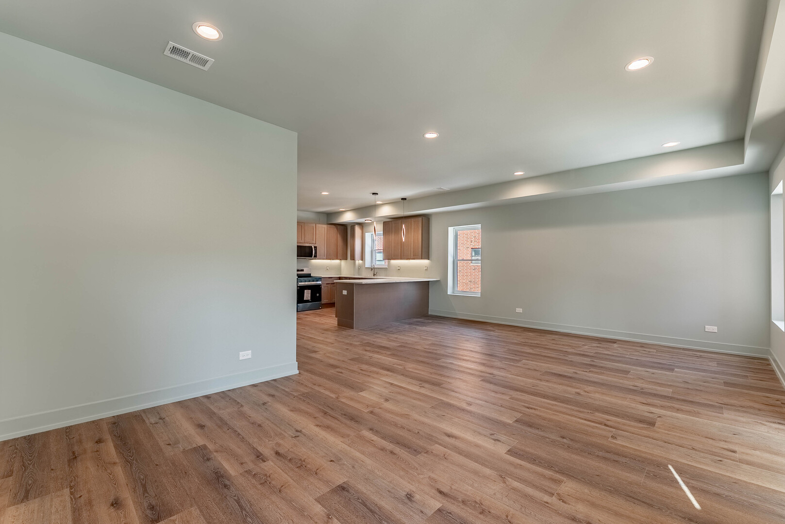 4716 N Winthrop Avenue Unit: 2