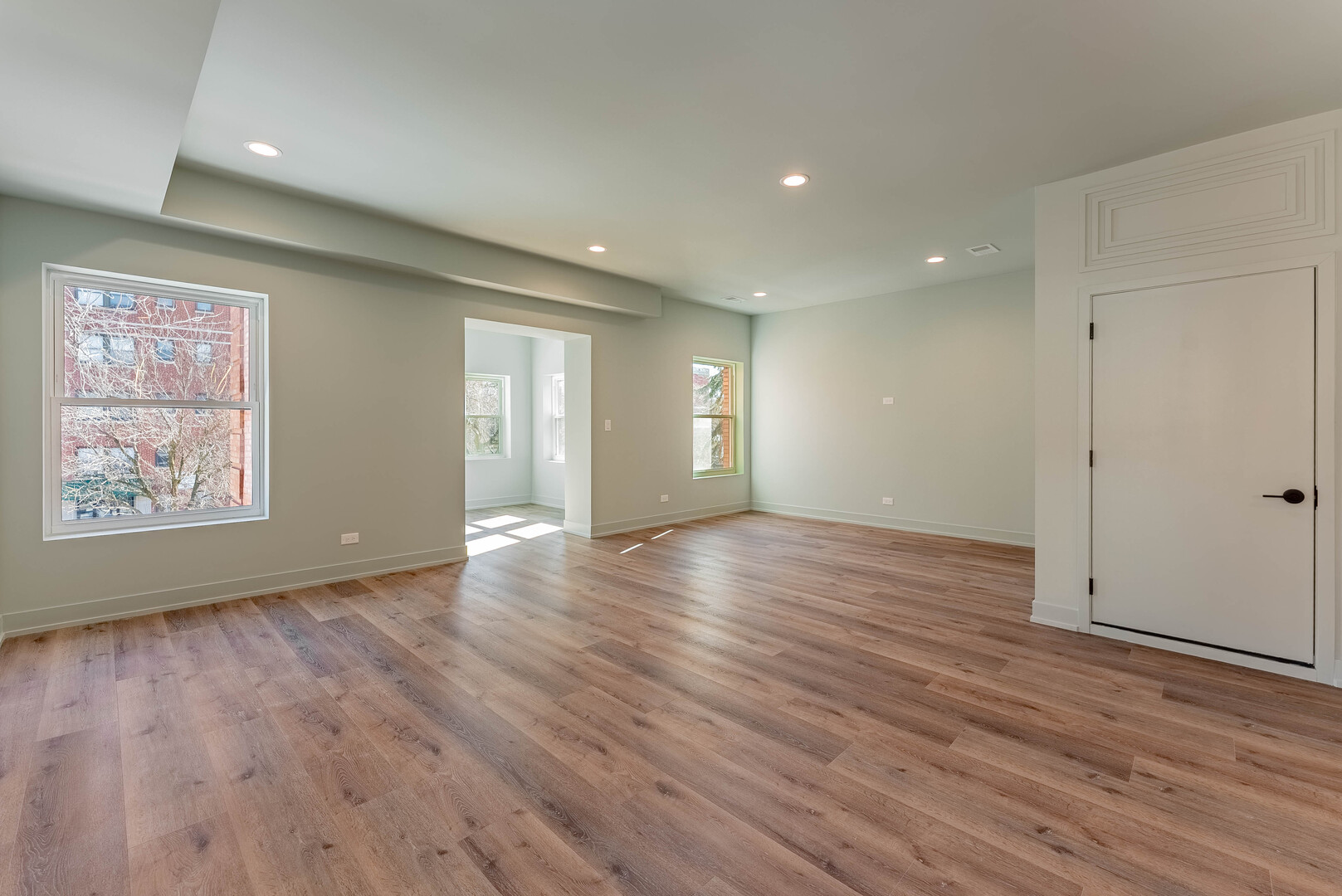 4716 N Winthrop Avenue Unit: 2