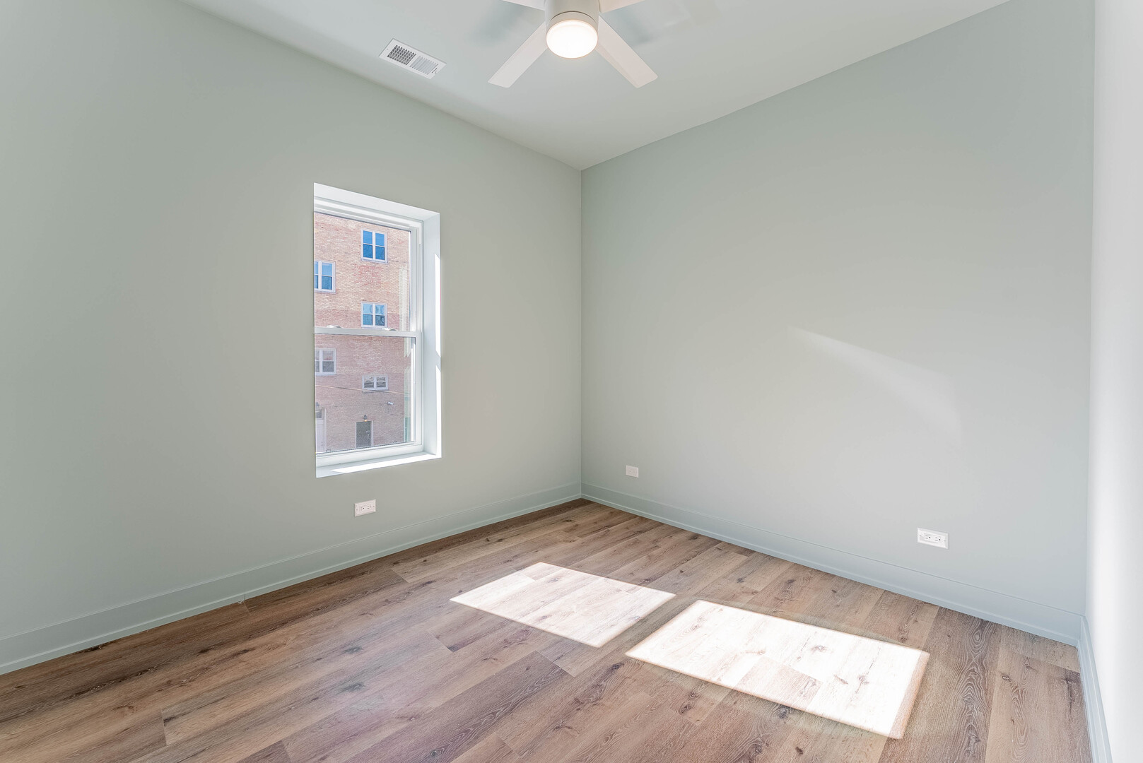 4716 N Winthrop Avenue Unit: 2