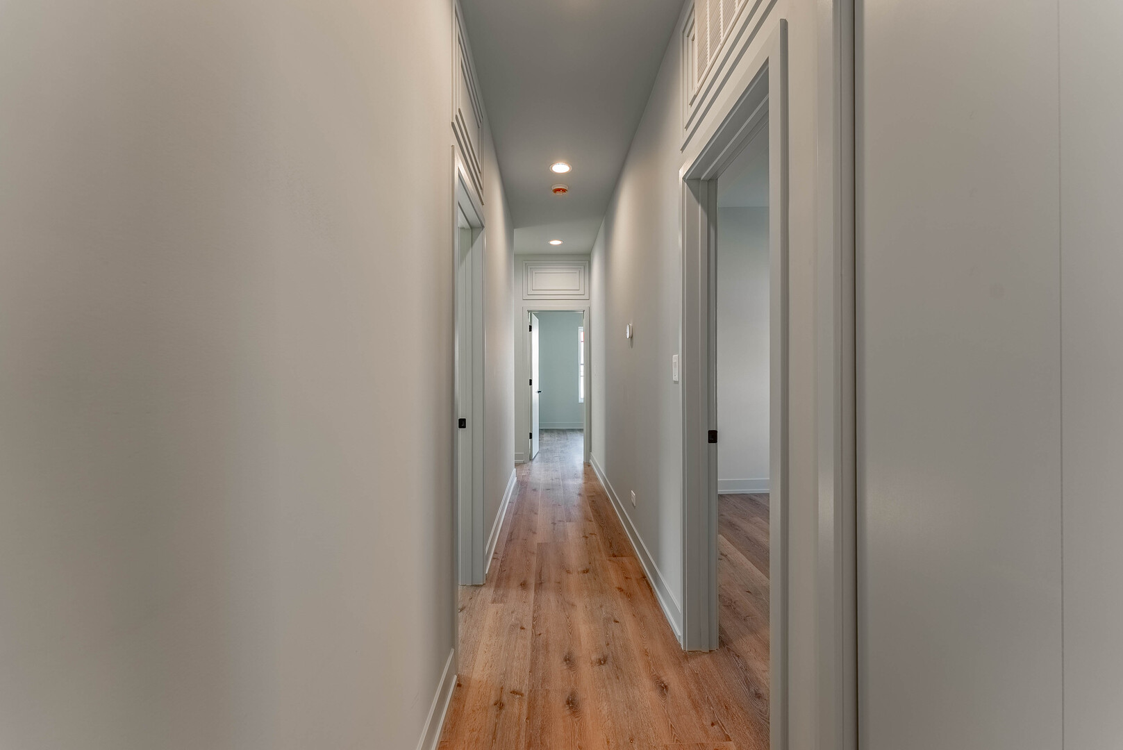 4716 N Winthrop Avenue Unit: 2