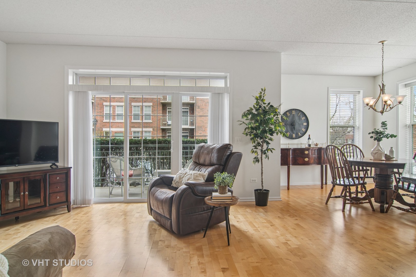 132 W Johnson Street Unit: 104