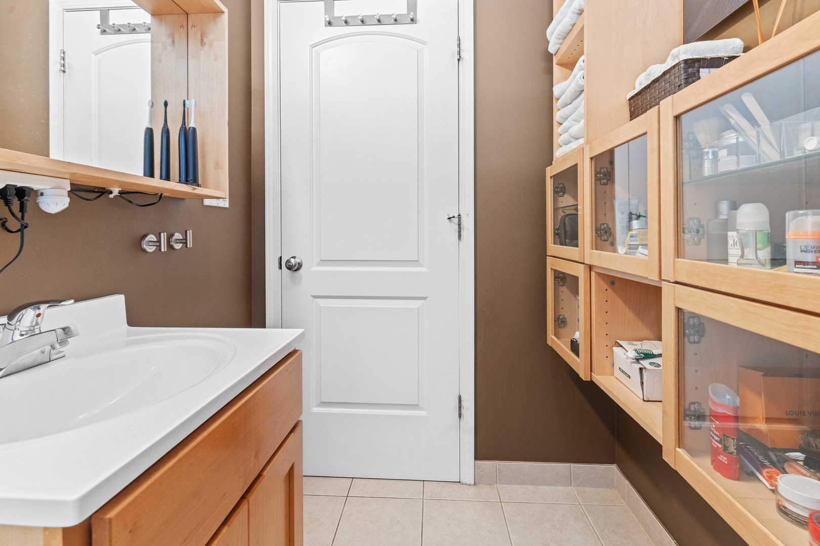 1637 W Farwell Avenue Unit: 3