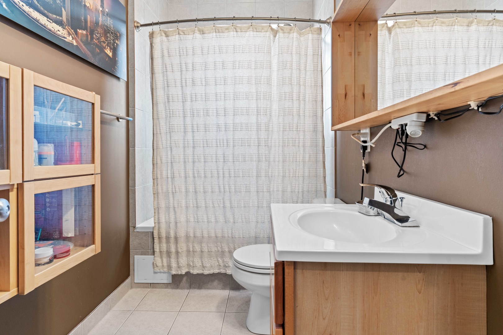 1637 W Farwell Avenue Unit: 3