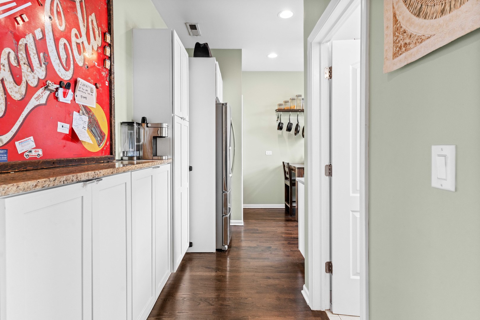 1637 W Farwell Avenue Unit: 3