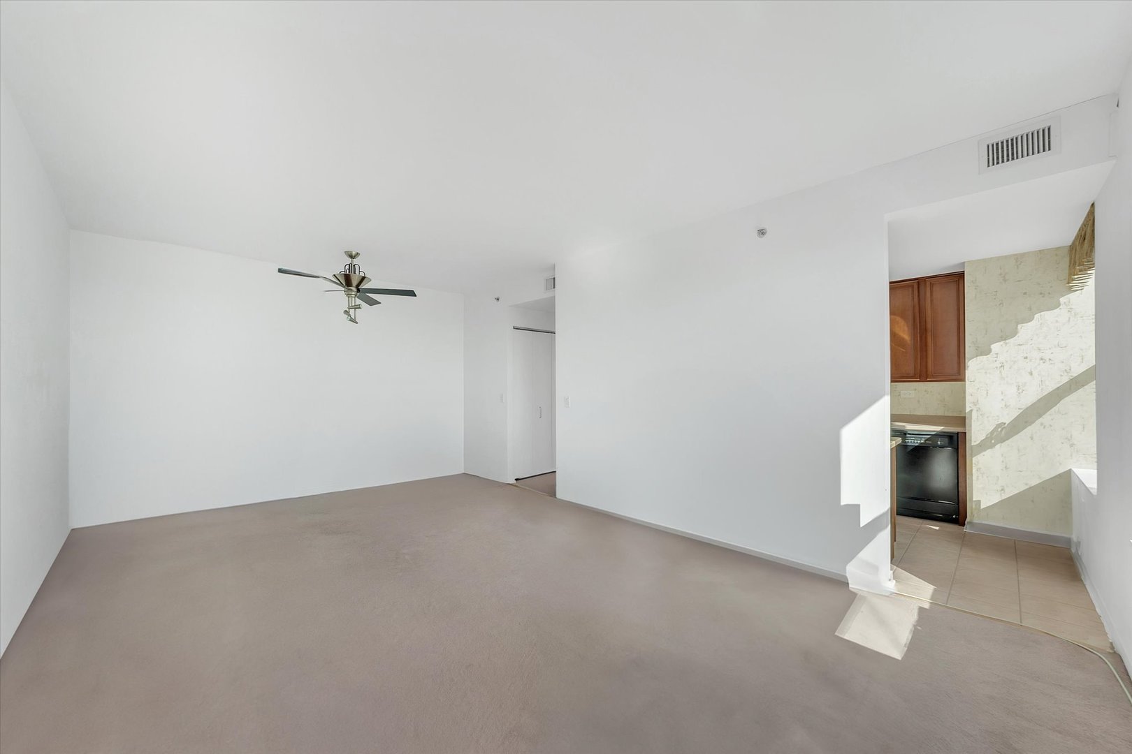 77 S Evergreen Avenue Unit: 805