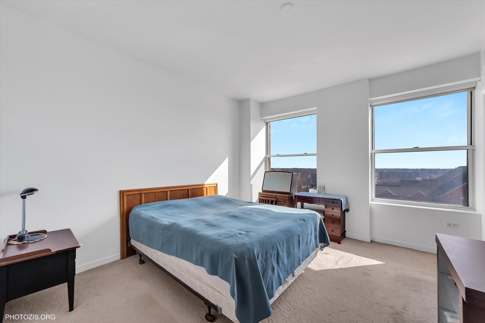77 S Evergreen Avenue Unit: 805