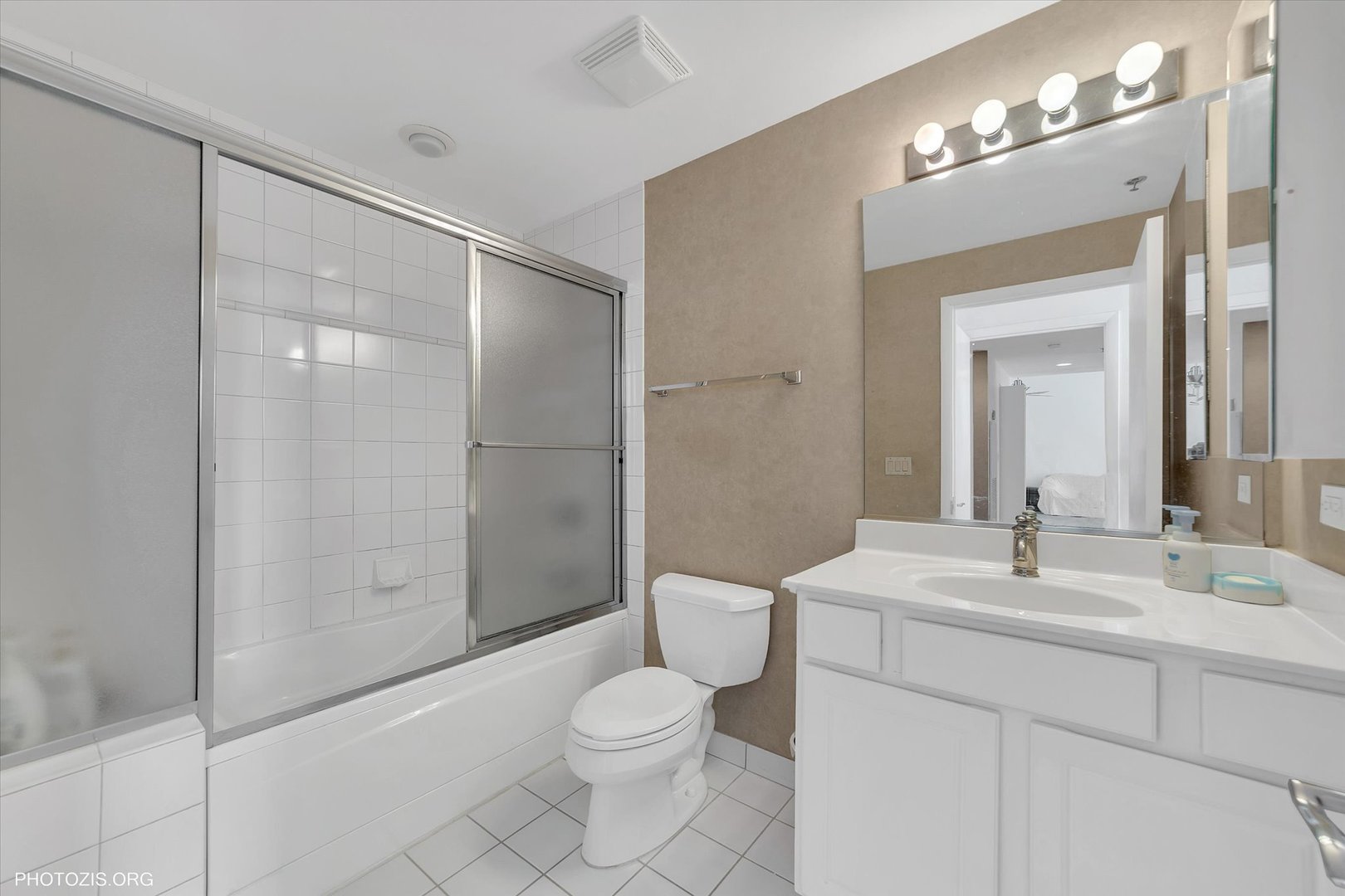 77 S Evergreen Avenue Unit: 805
