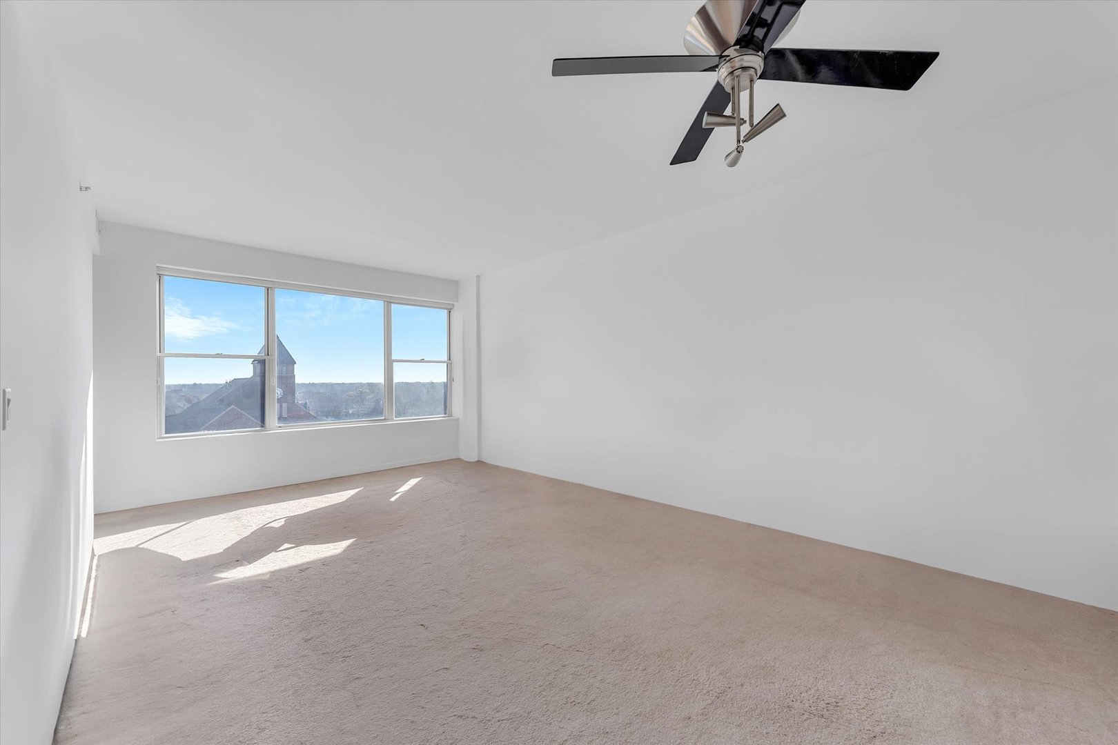 77 S Evergreen Avenue Unit: 805