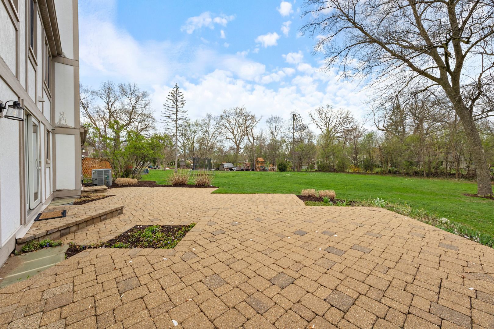 2089 Linden Lane