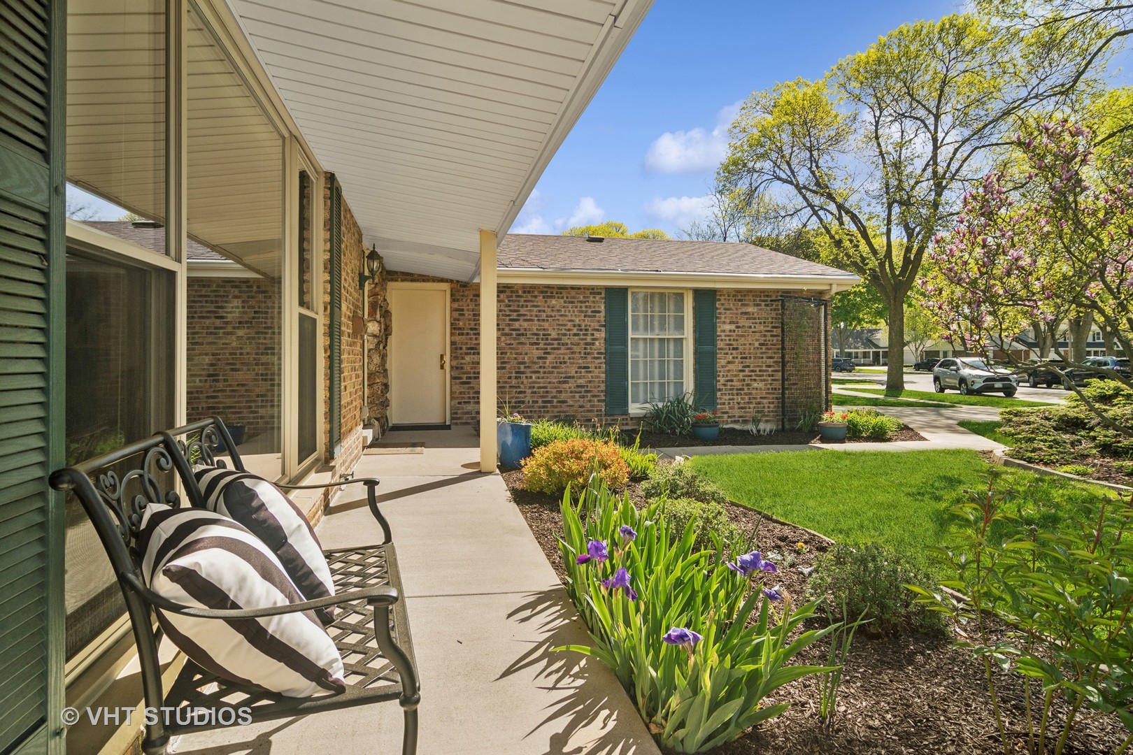 3041 N Huntington Drive