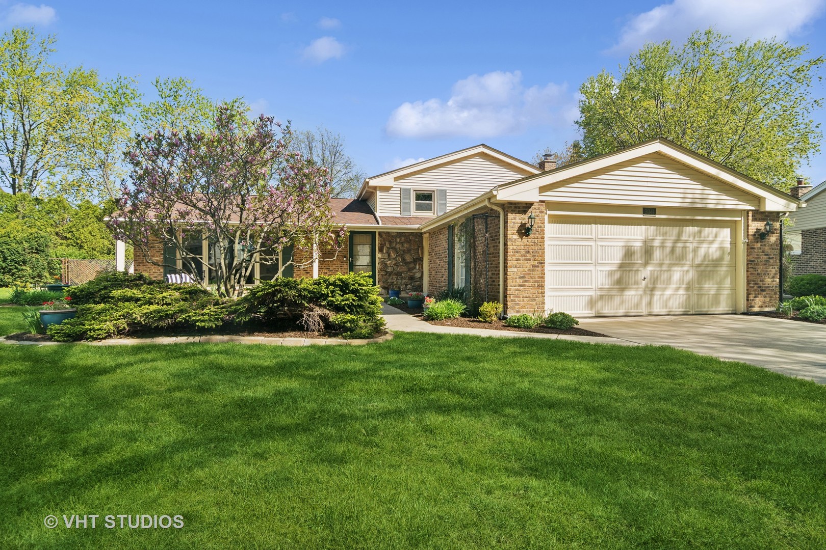 3041 N Huntington Drive