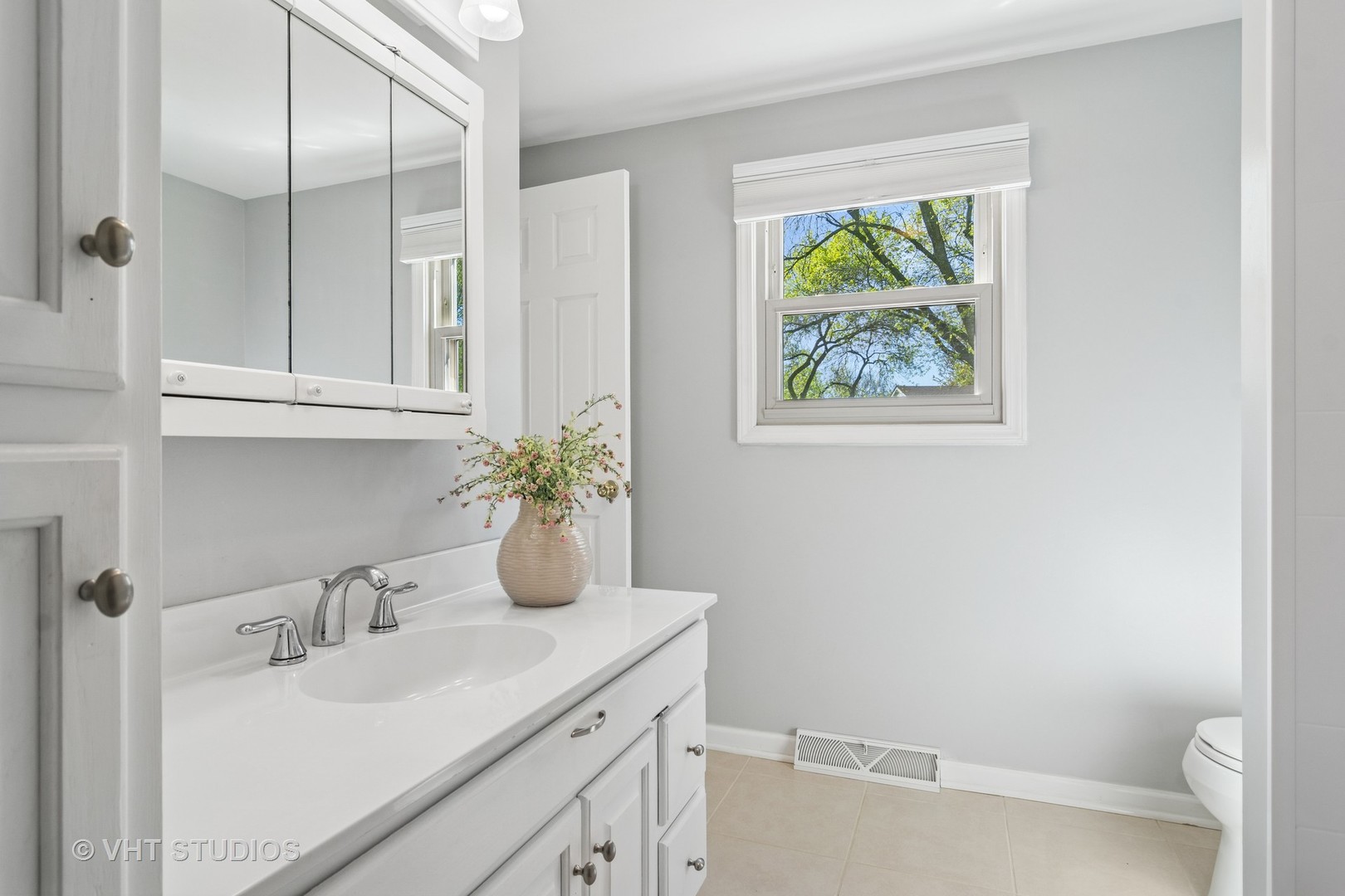 3041 N Huntington Drive