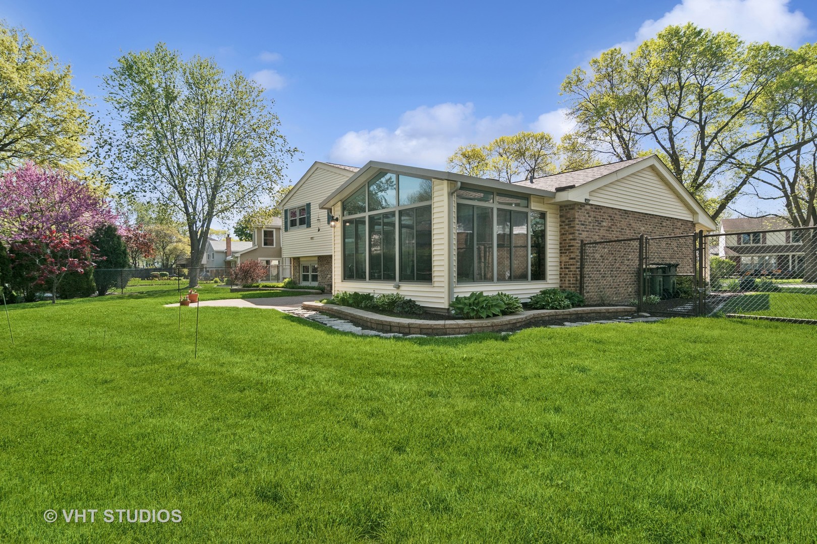 3041 N Huntington Drive