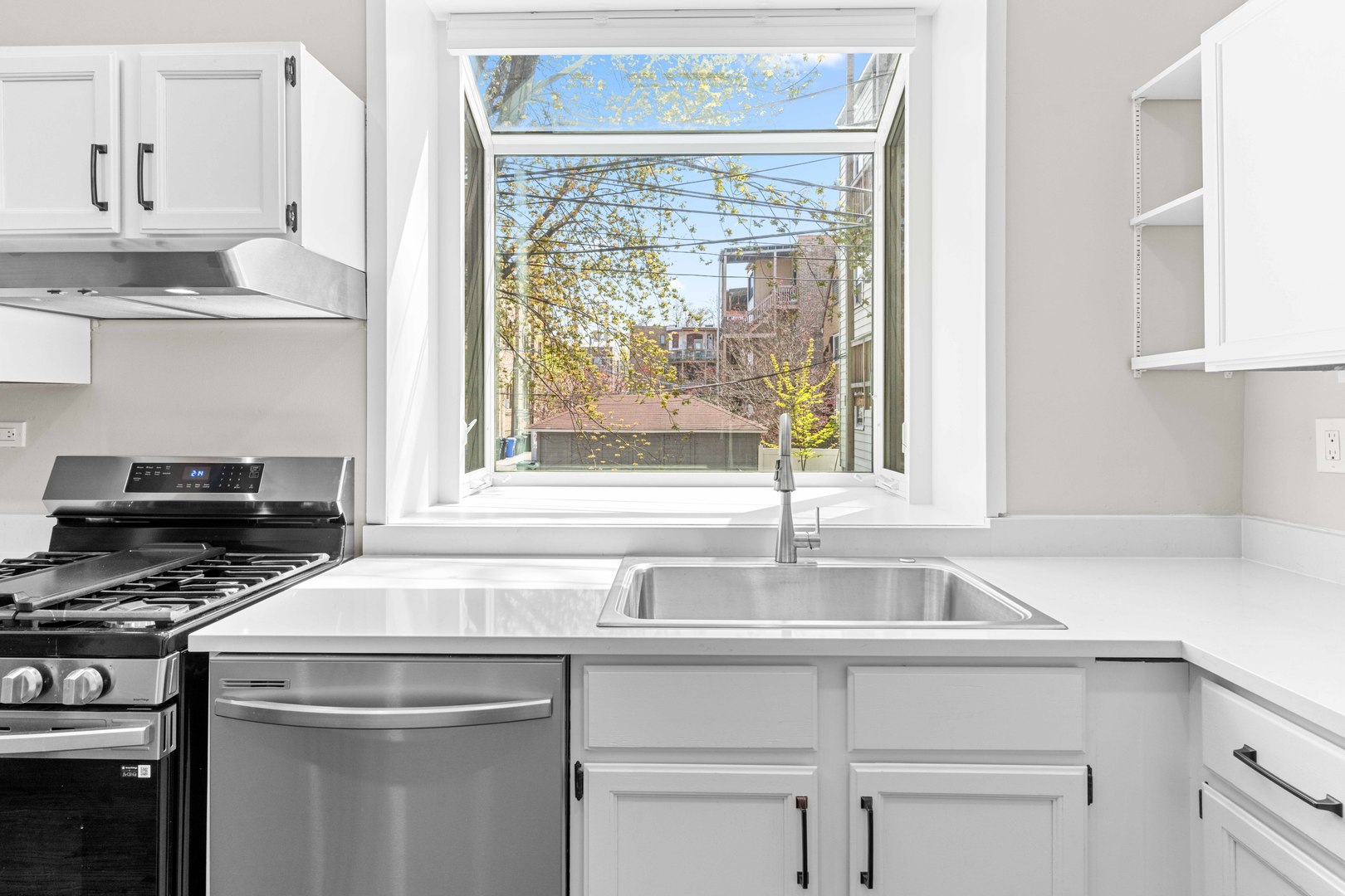 1253 W Elmdale Avenue Unit: 1E