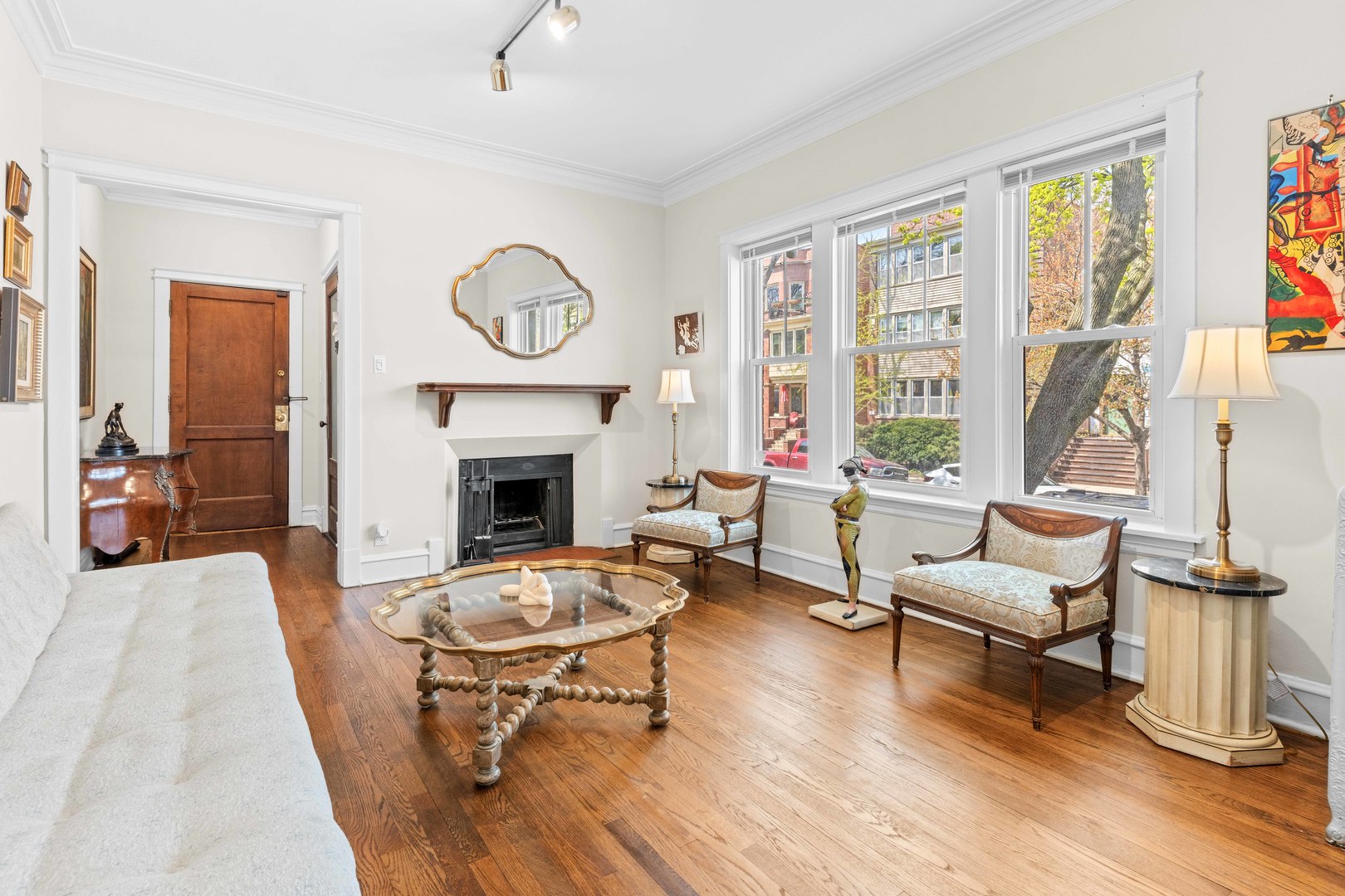 1253 W Elmdale Avenue Unit: 1E