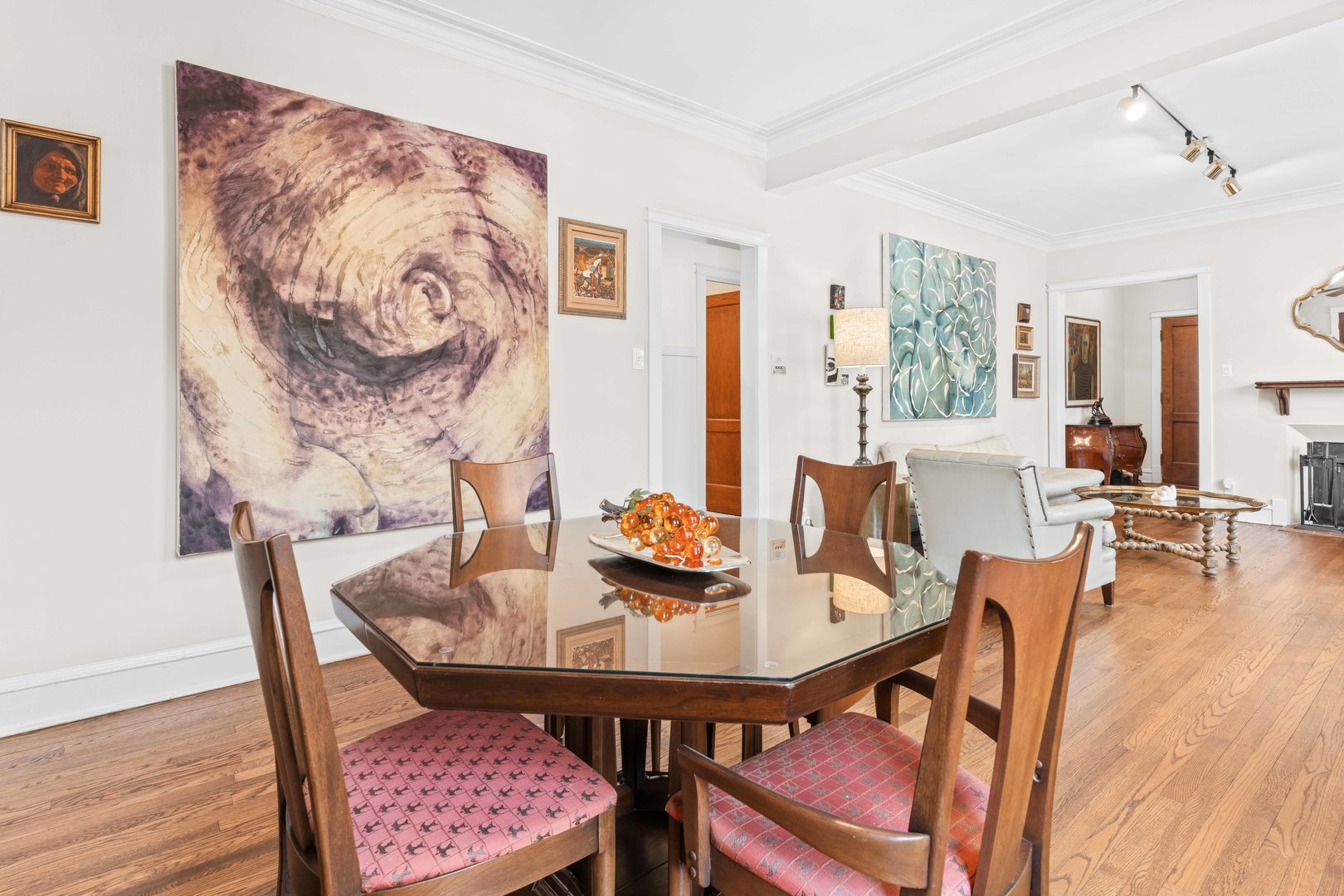 1253 W Elmdale Avenue Unit: 1E
