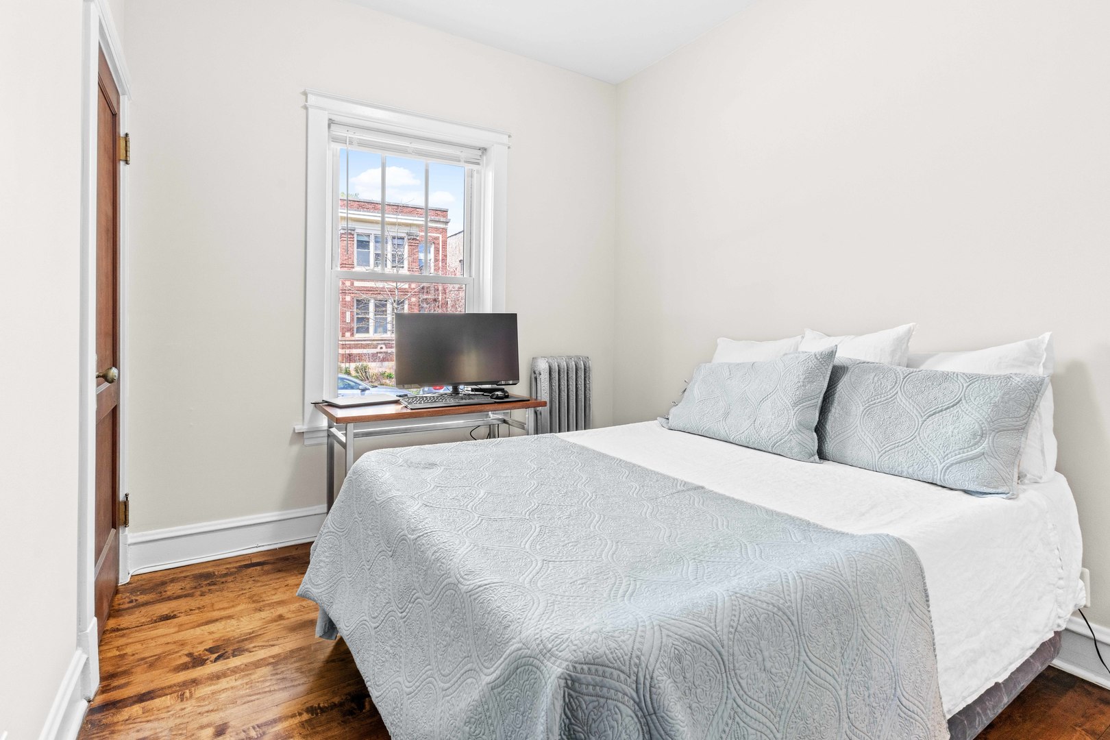 1253 W Elmdale Avenue Unit: 1E