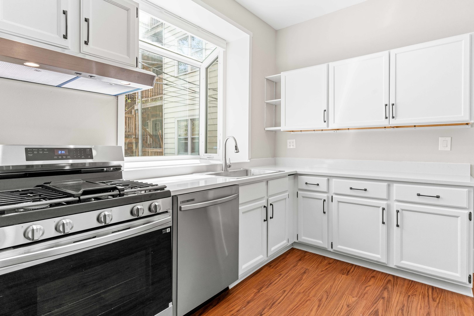 1253 W Elmdale Avenue Unit: 1E