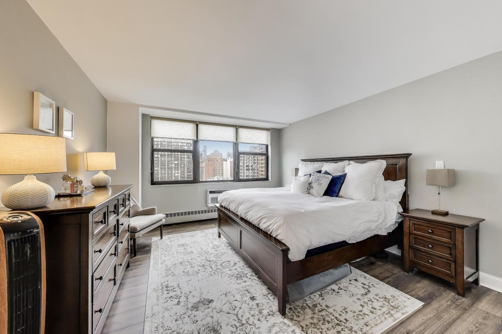 1445 N State Parkway Unit: 1302