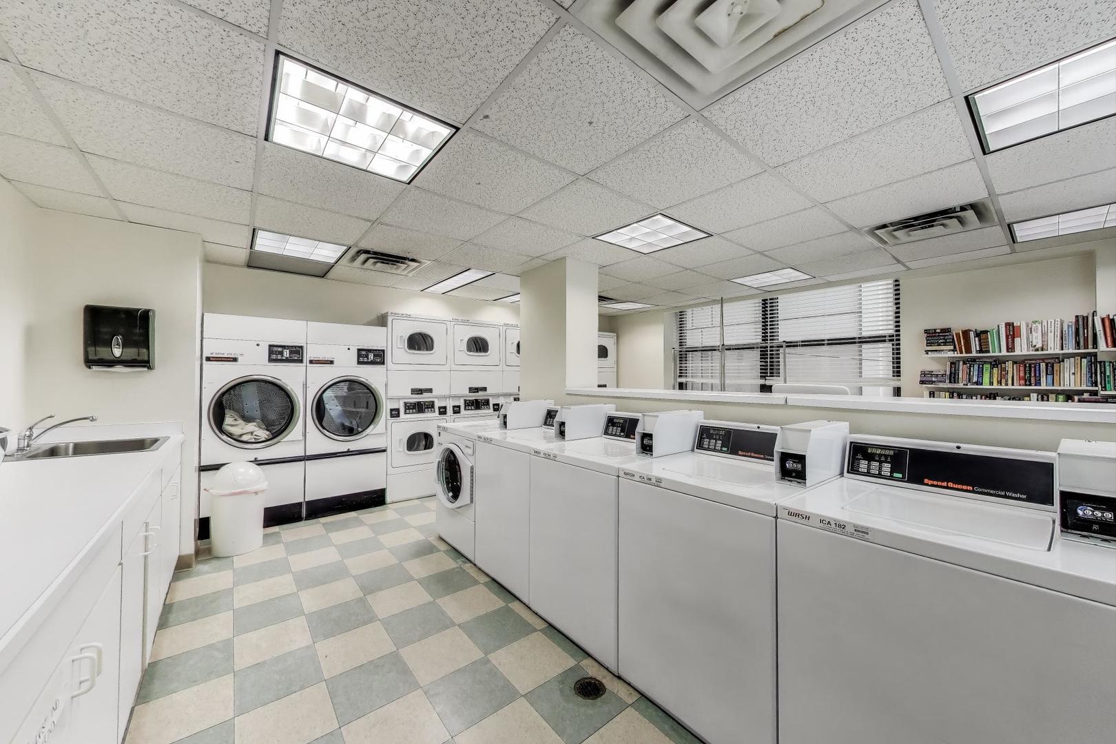 1445 N State Parkway Unit: 1302