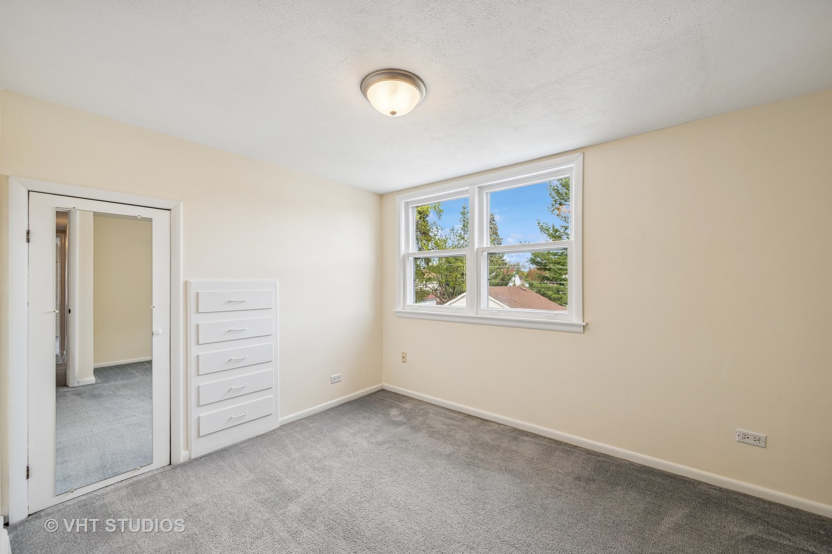 439 S Evergreen Avenue