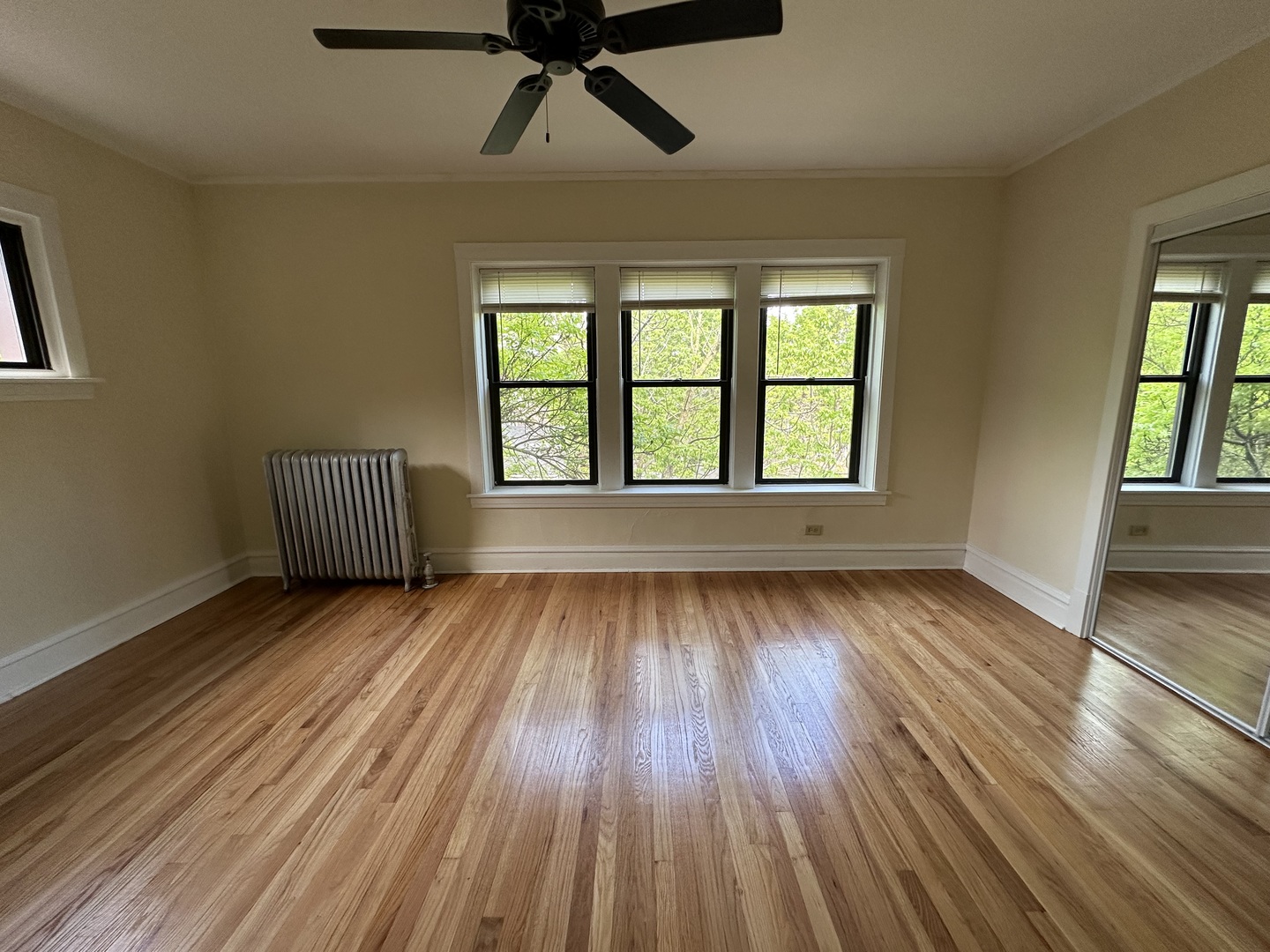 4614 N Sacramento Avenue Unit: 3