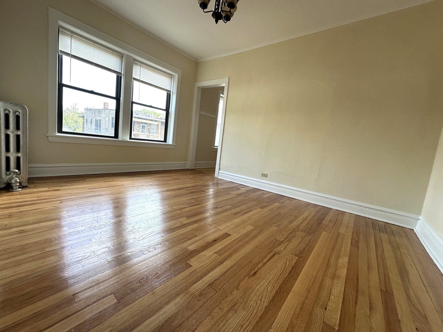 4614 N Sacramento Avenue Unit: 3