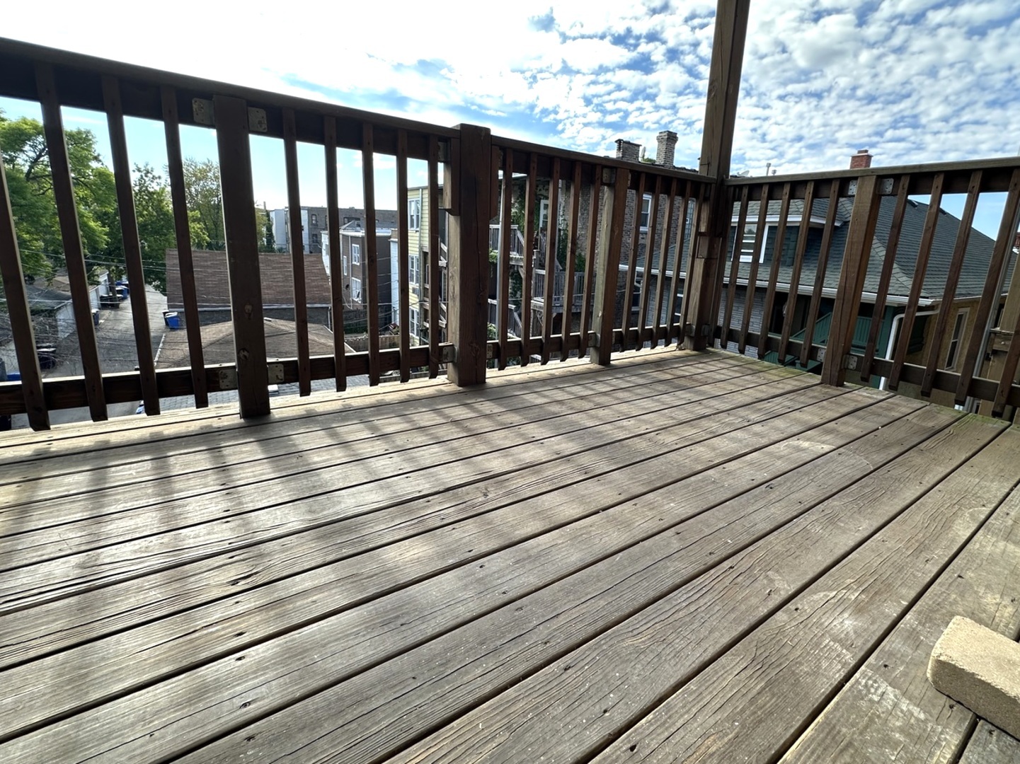 4614 N Sacramento Avenue Unit: 3