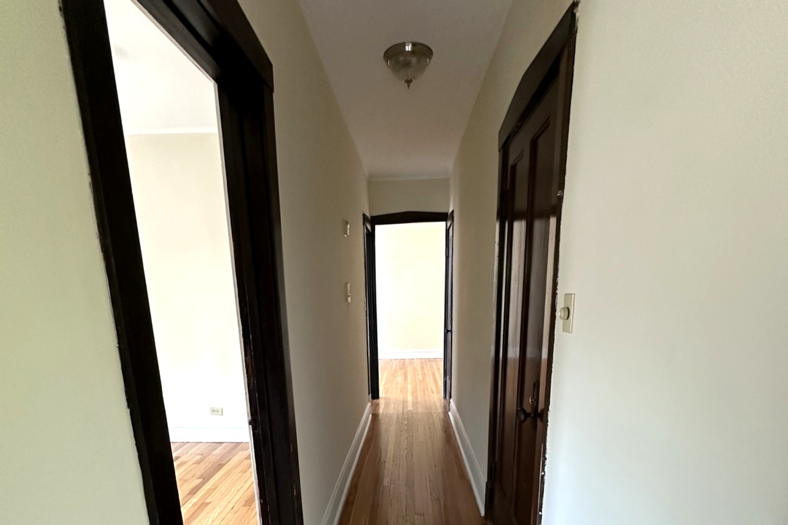 4614 N Sacramento Avenue Unit: 3